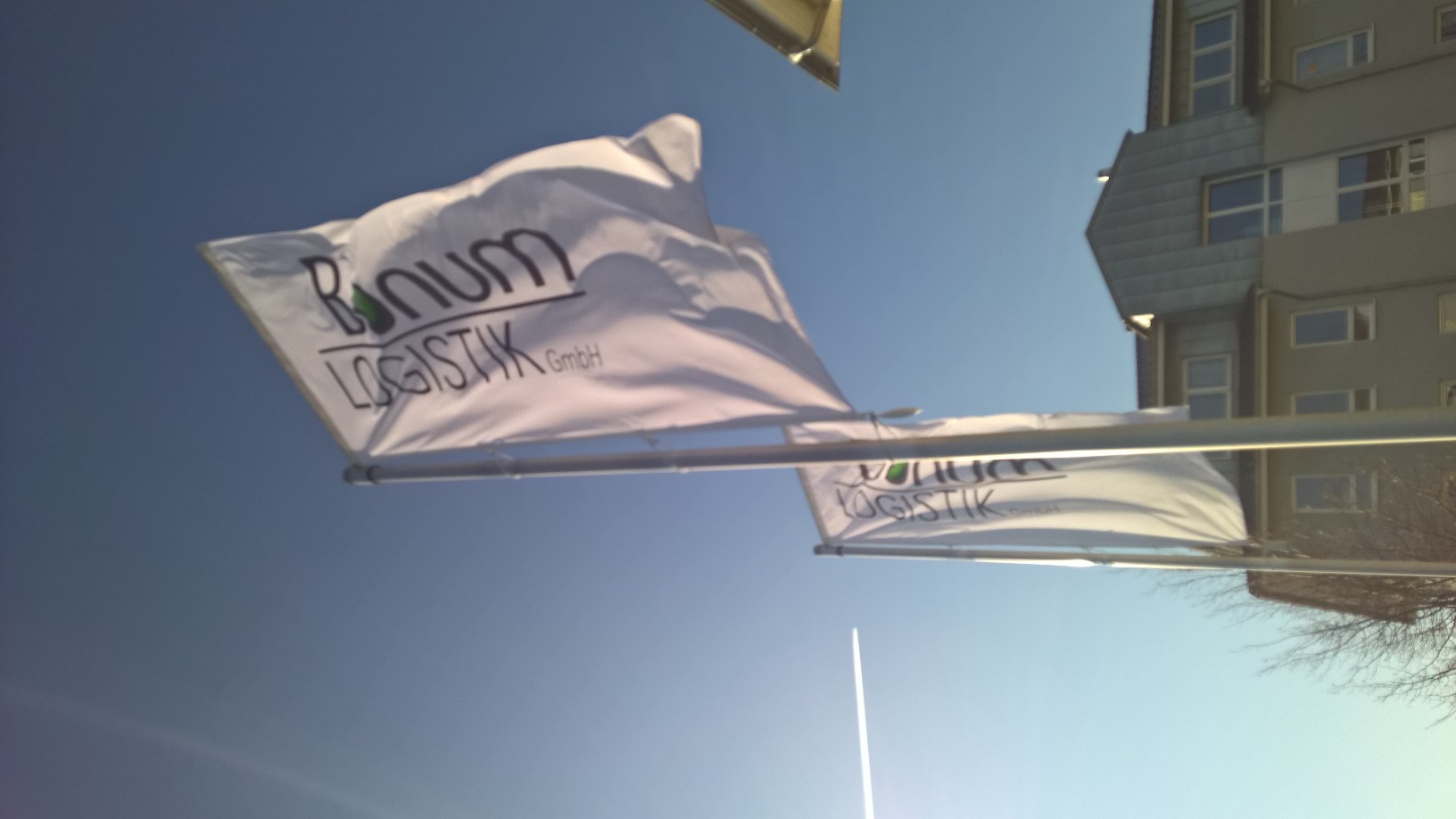 Vorschaubild Bonum Logistik GmbH - Fahnen am Standort Rheinbach