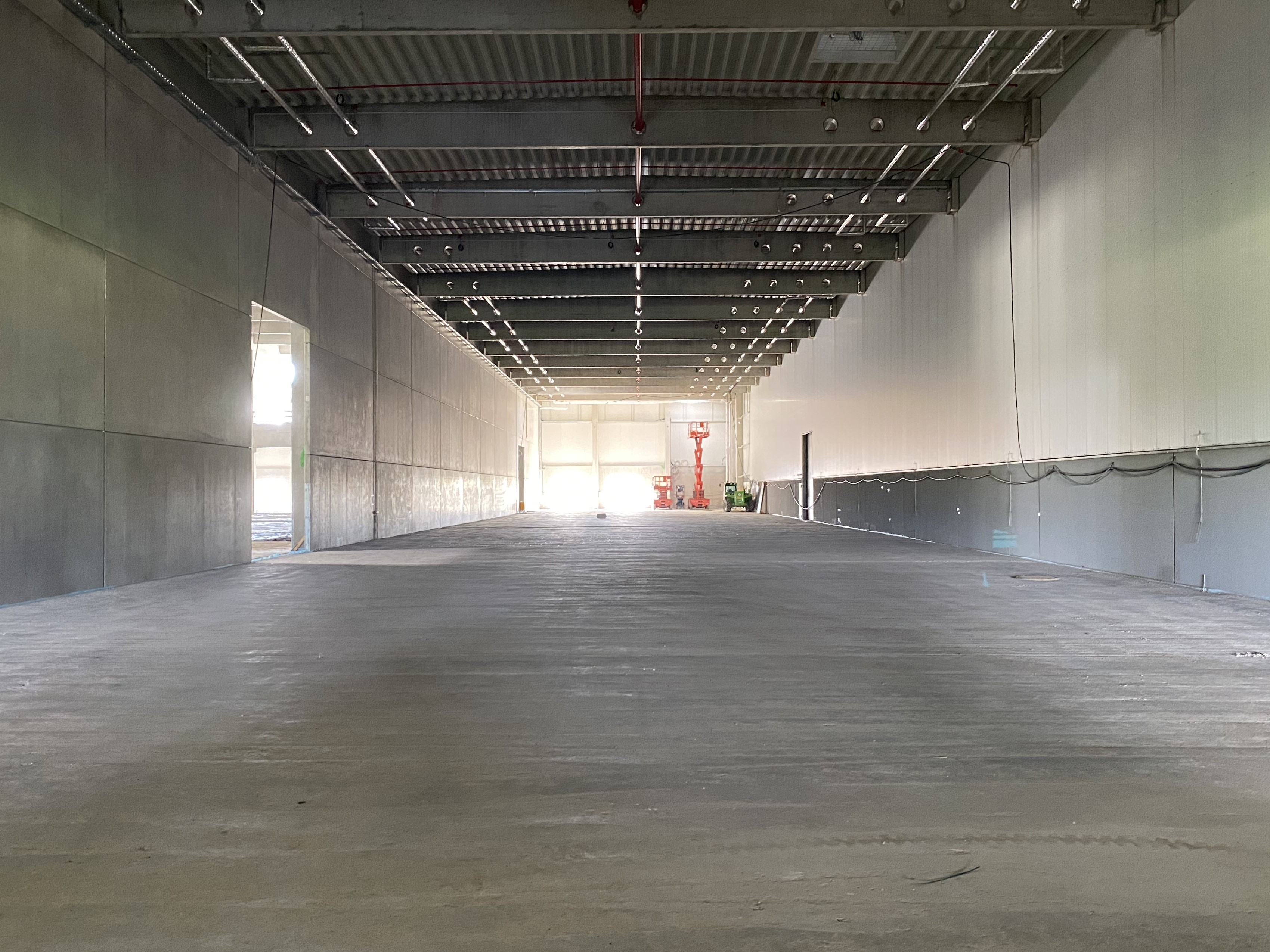 Vorschaubild Zwischenhalle mit seitlicher Be-/Entladung