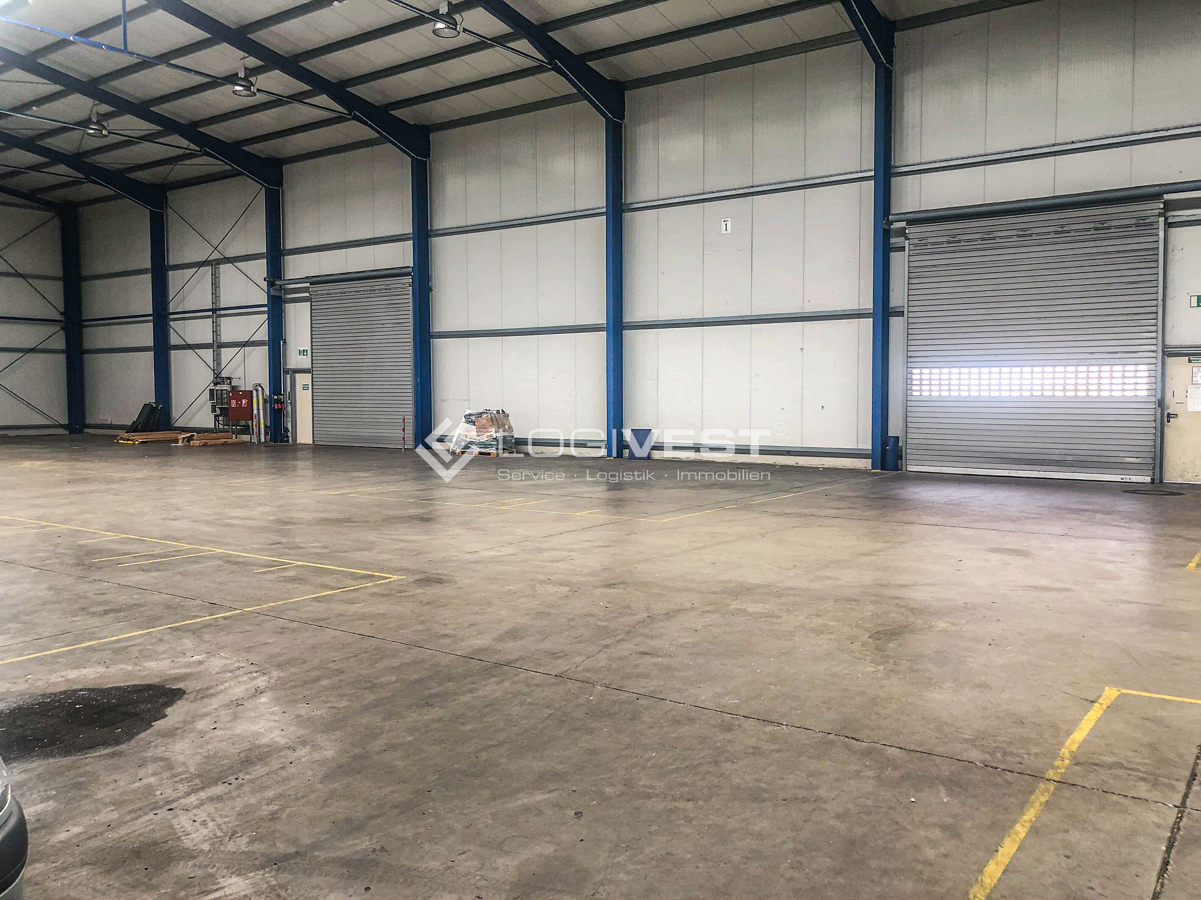 Vorschaubild Musterbild Inennansicht mit Toren