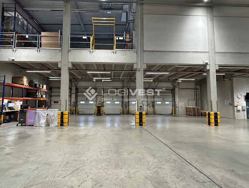 Vorschaubild Verladezone innen Rampen