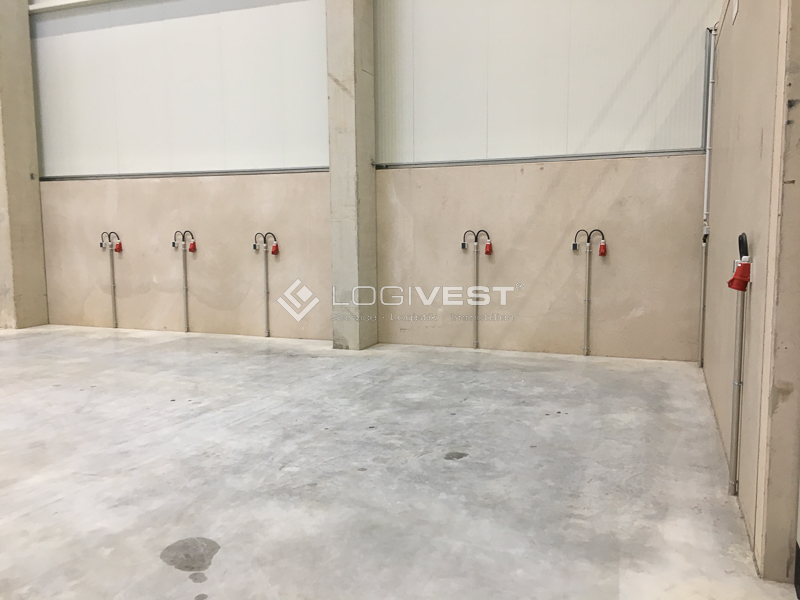 Vorschaubild Musterbild Ladestation Gabelstapler