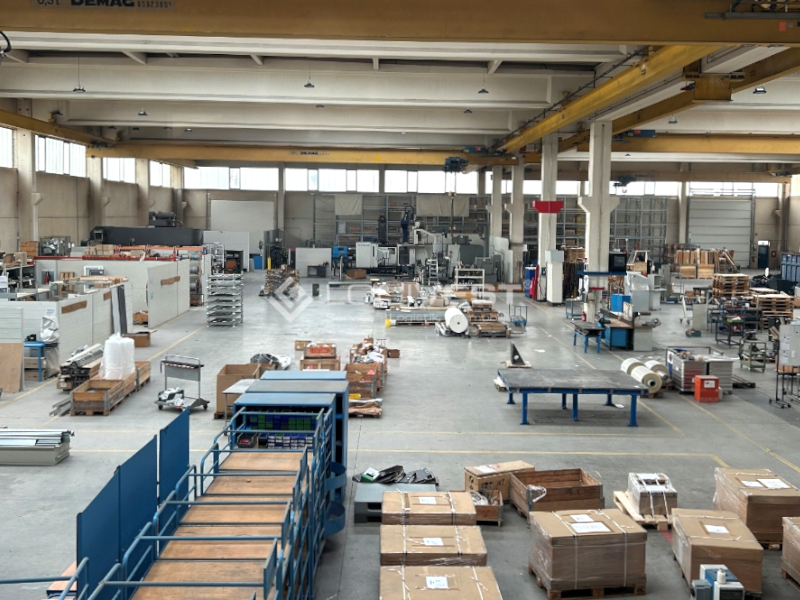 Vorschaubild Halleninnenansicht