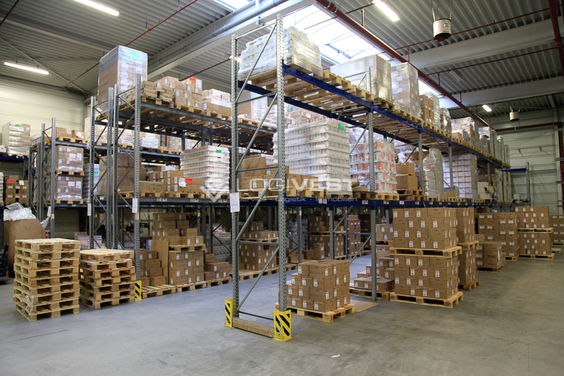 Vorschaubild Musterbild - Lagerfläche mit Regalierung