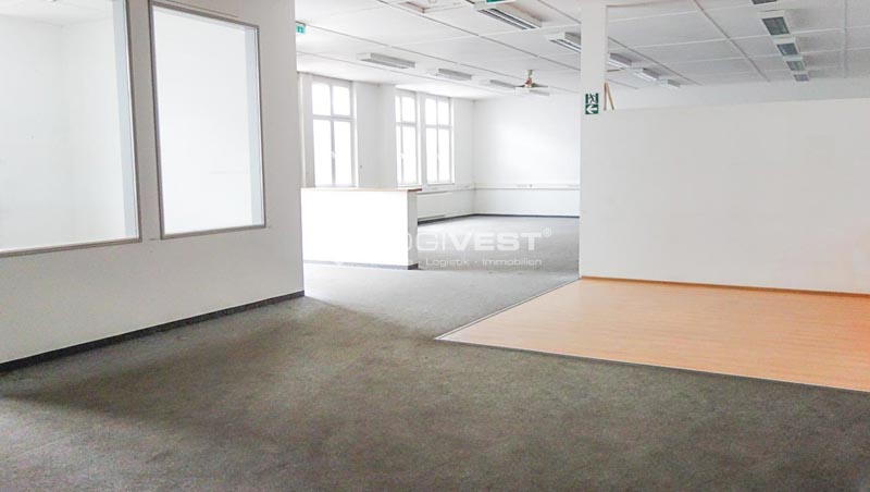 Vorschaubild Musterbild - Außstellungsfläche - Bürofläche