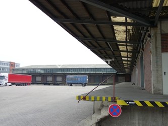 Mobile Vorschaubild Halle (Innenansicht)