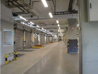 Mobile Vorschaubild Innenansicht Tore