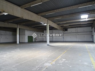 Mobile Vorschaubild Halle Innenansicht