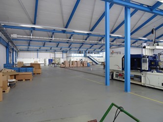 Mobile Vorschaubild Innenansicht-Halle