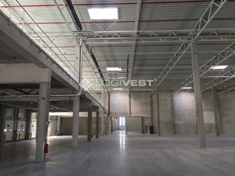 Mobile Vorschaubild Musterbild Halleninnenansicht mit Mezzanine
